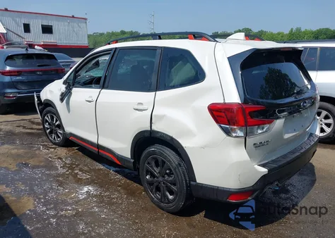 2021 Subaru Forester Sport z USA, uszkodzony, nr VIN JF2SKARC3MH486463